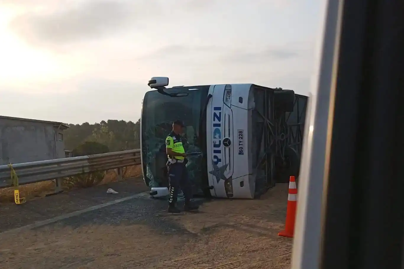 Otobus qulibî: 3 mirî, 20 birîndar