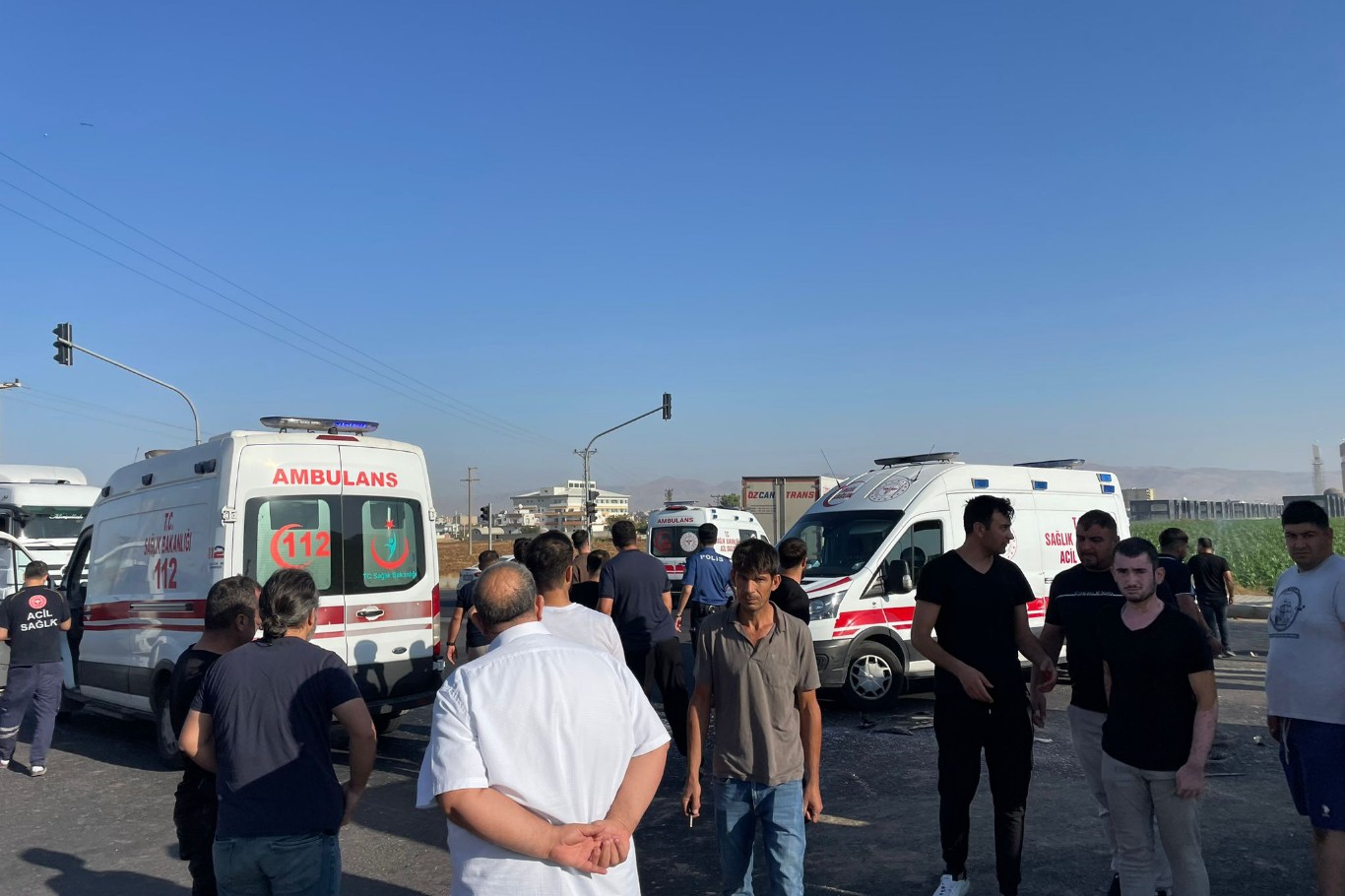 Mardin’in Kızıltepe ilçesinde tır ile toplu taşıma aracı çarpıştı: 10 yaralı
