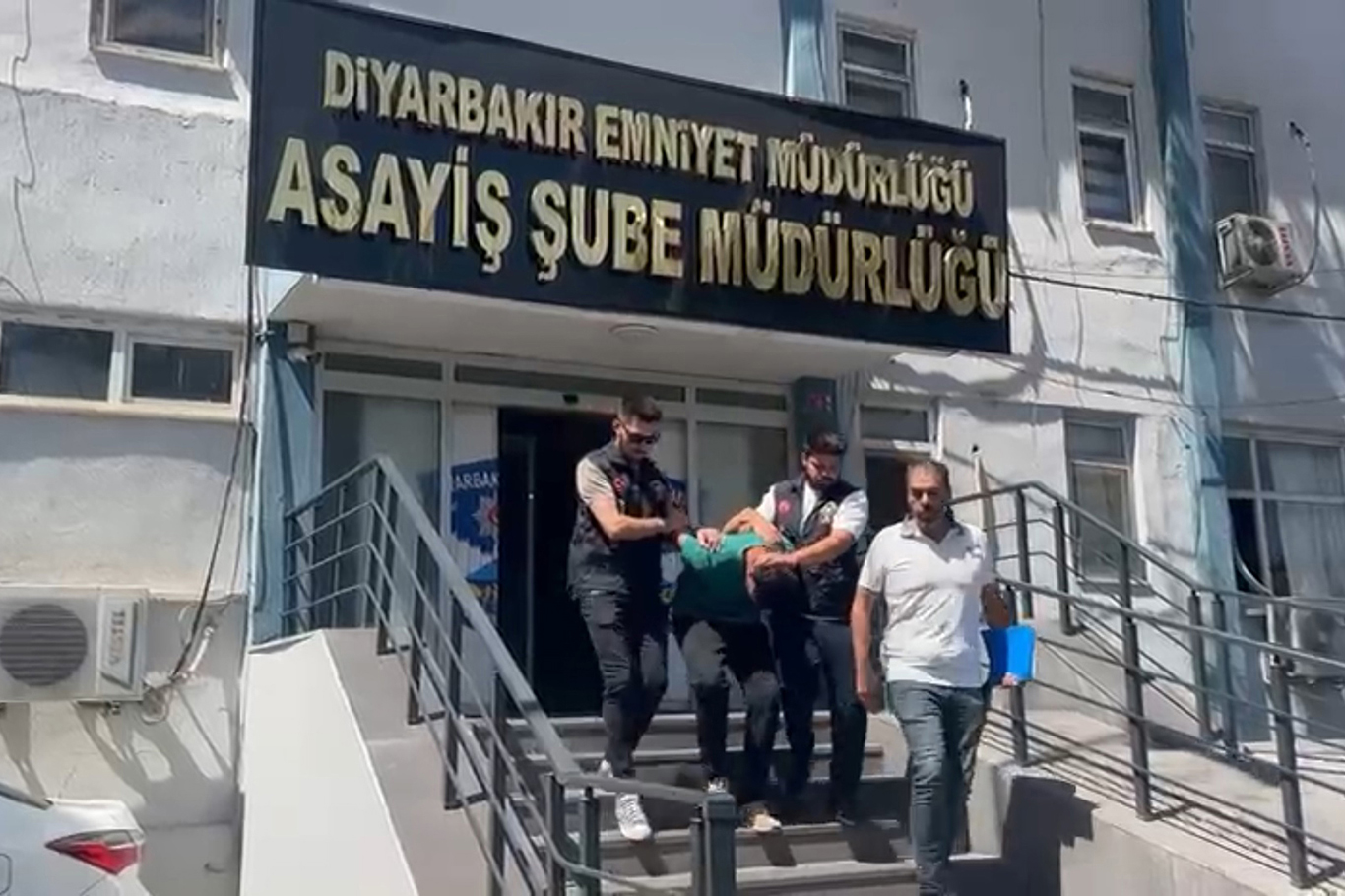 Diyarbakır'da 9 yaşındaki çocuğu alıkoymak isteyen şahıs tutuklandı