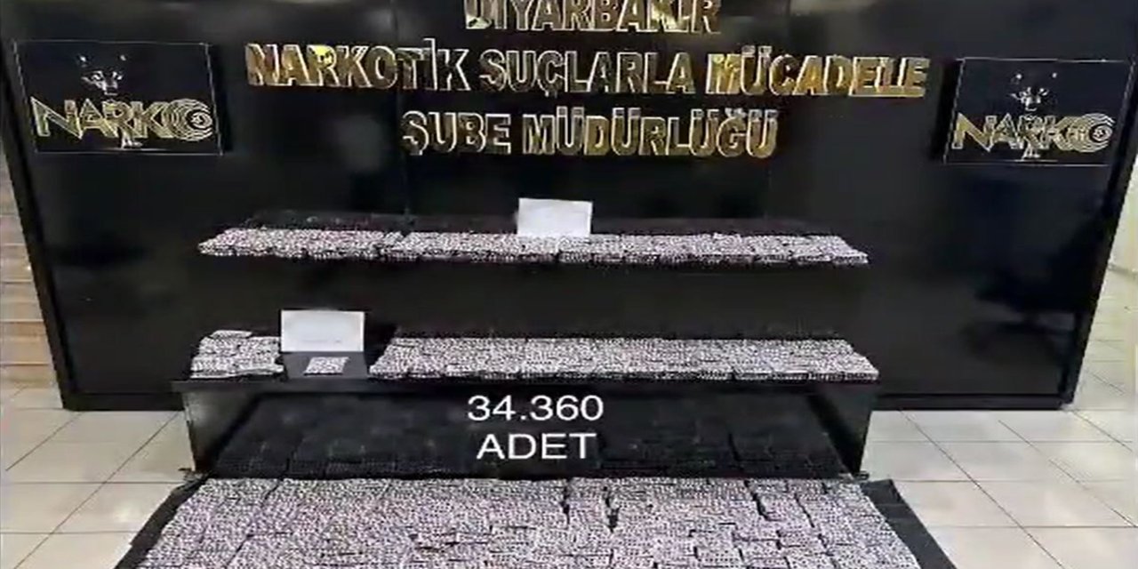 Li Dîyarbekirê qoqaîn û hebên kêfdêr hatin desteserkirin: 14 kes hatin girtin