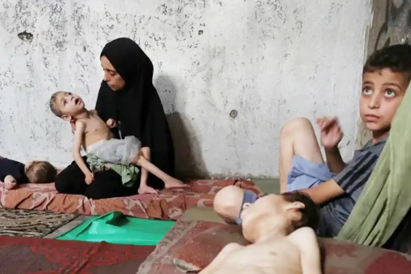 Li Xezzeyê ji birçîna 6 kesên dinê jî şehîd bûn