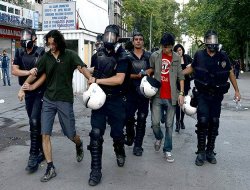 Ankara'daki gösterilerde 80 gözaltı