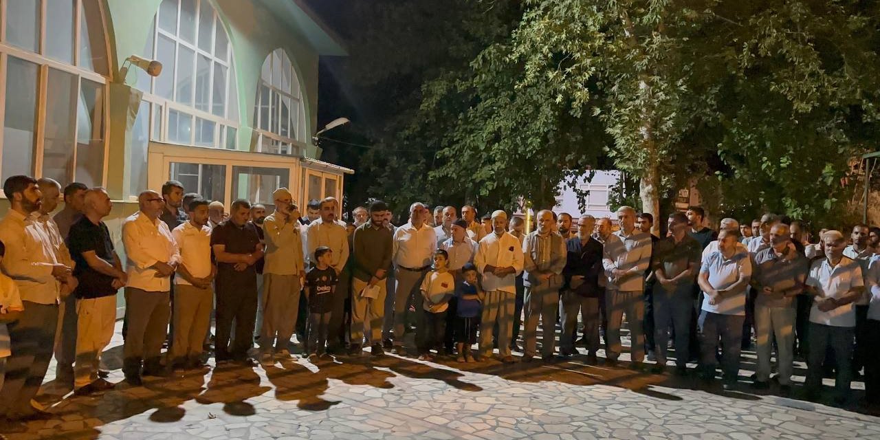 Çınar'da eller Gazze için duaya kalktı