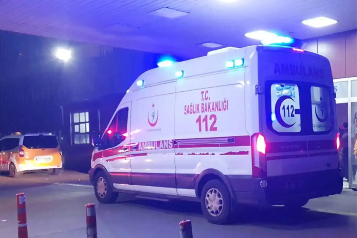 Li Dîyarbekirê êrîş li wesayîtekî hat kirin: 1 mirî, 1 birîndar