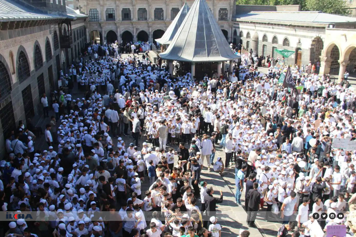 Zarokên Dîyarbekirê ji Fîloya Sumudê re piştgirîyê dan