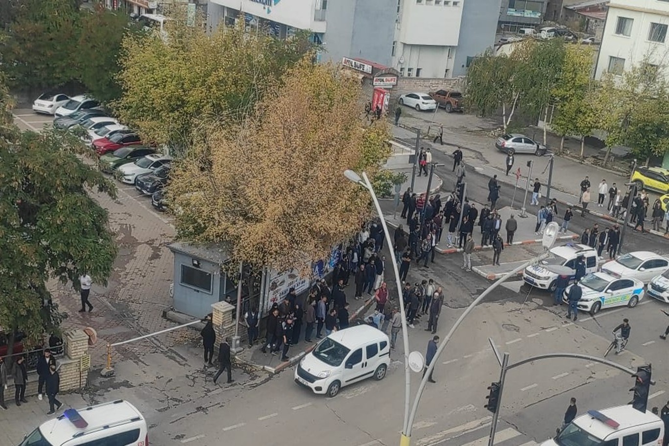 Li Agirîyê di şerê navbera malbatan de 4 kes birîndar bûn