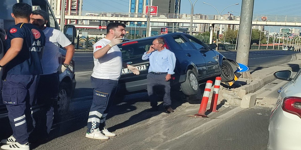 Diyarbakır'da maddi hasarlı kaza