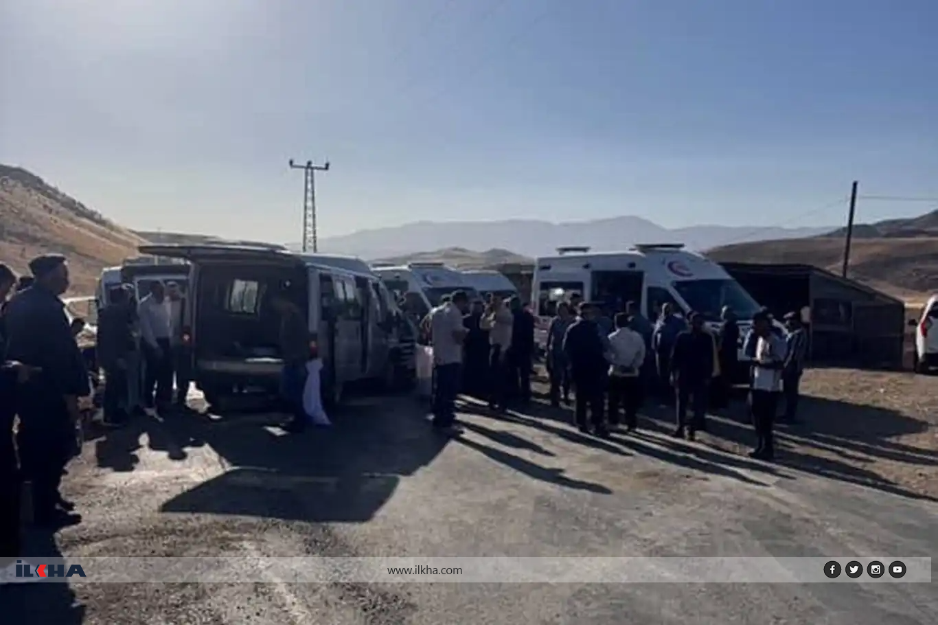 Li Sêrtê du mînîbûs li hev qelibîn: 11 birîndar