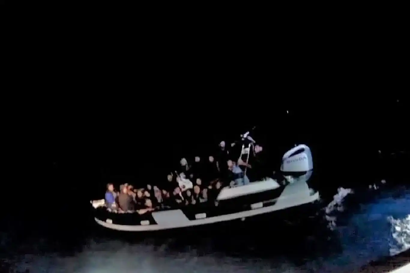 Li peravên Îzmîrê 25 koçber hatin rizgarkirin