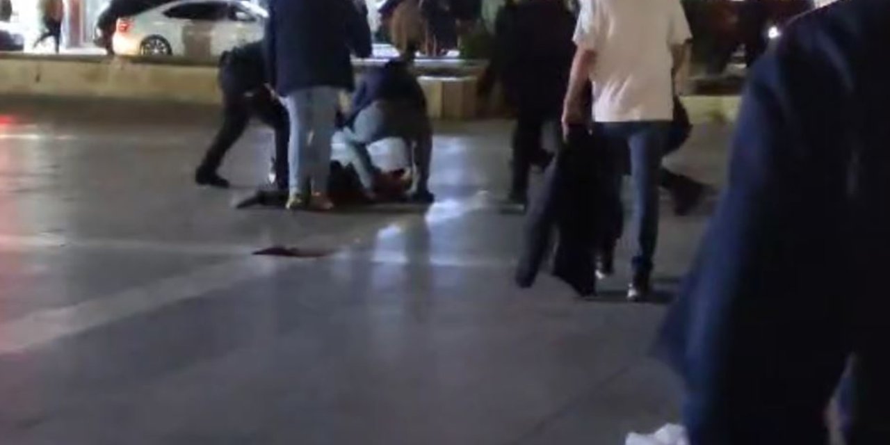 Diyarbakır'da sinir krizi geçiren şahıs çevredekilere saldırdı: 1 yaralı