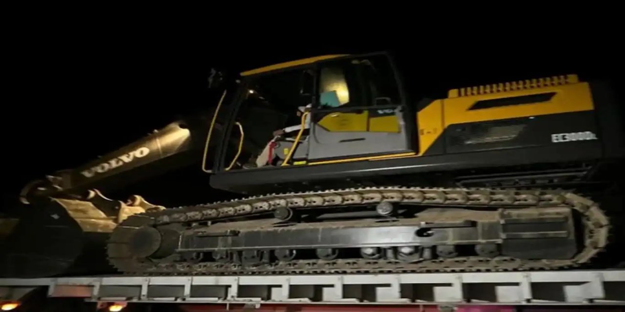 Misrê amûrên înşaetê ji bo dîtina cenazeyê êsîrên sîyonîst şand Xezzeyê