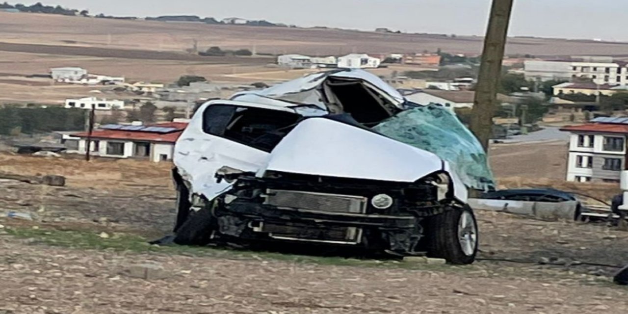 Li Çinarê li ser rêya ku xebatên rê dihatin kirin, hemşîreyek di qezayê de jîyana xwe ji dest da