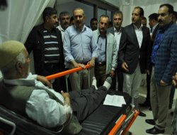 Milletvekilleri yaralıları ziyaret etti