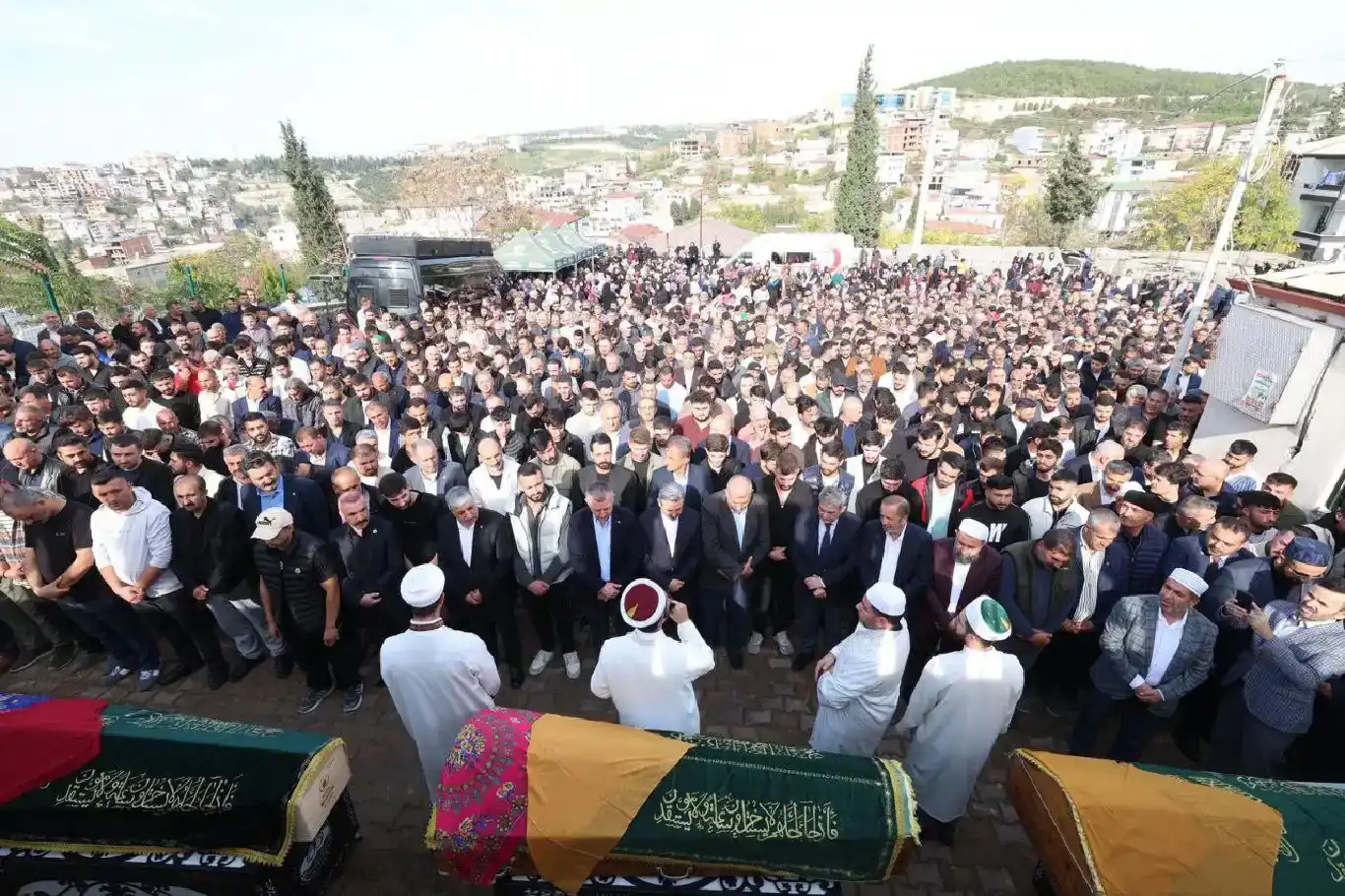 Qurbanîyên ku di febrîqeyê de canê xwe ji dest dabûn hatin definkirin