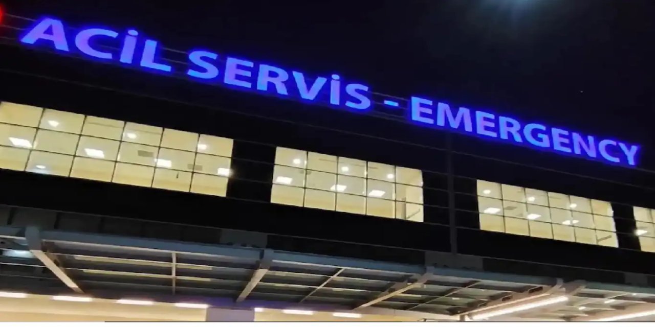 Li Îzmîrê du wesayît li hev qelibîn: 13 birîndar