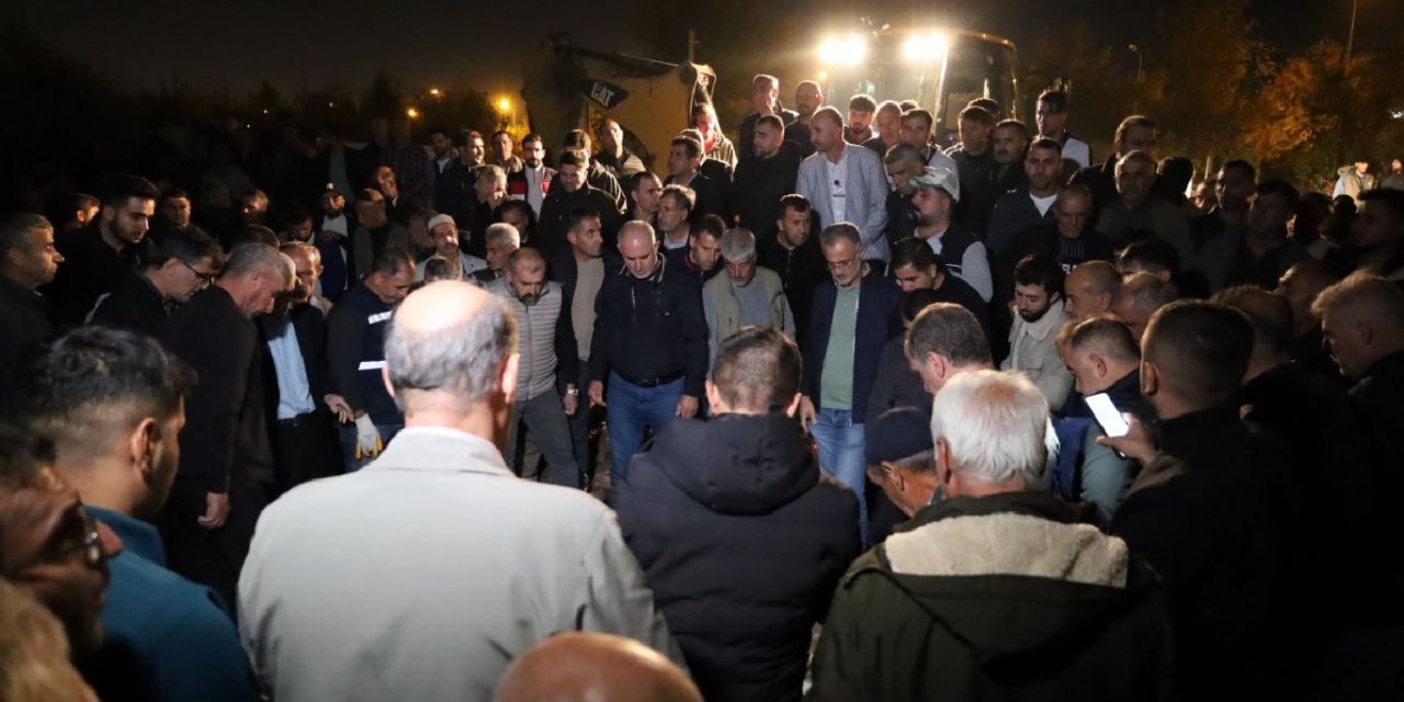 Cenazeyê karkerên ku di karesata viyadukê ya li Pasûrê jiyana xwe ji dest dan, hatin veşartin