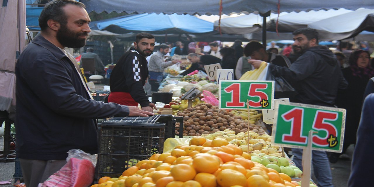 Diyarbakır pazarcı esnafı: Meyve fiyatları esnafı da vatandaşı da zorluyor