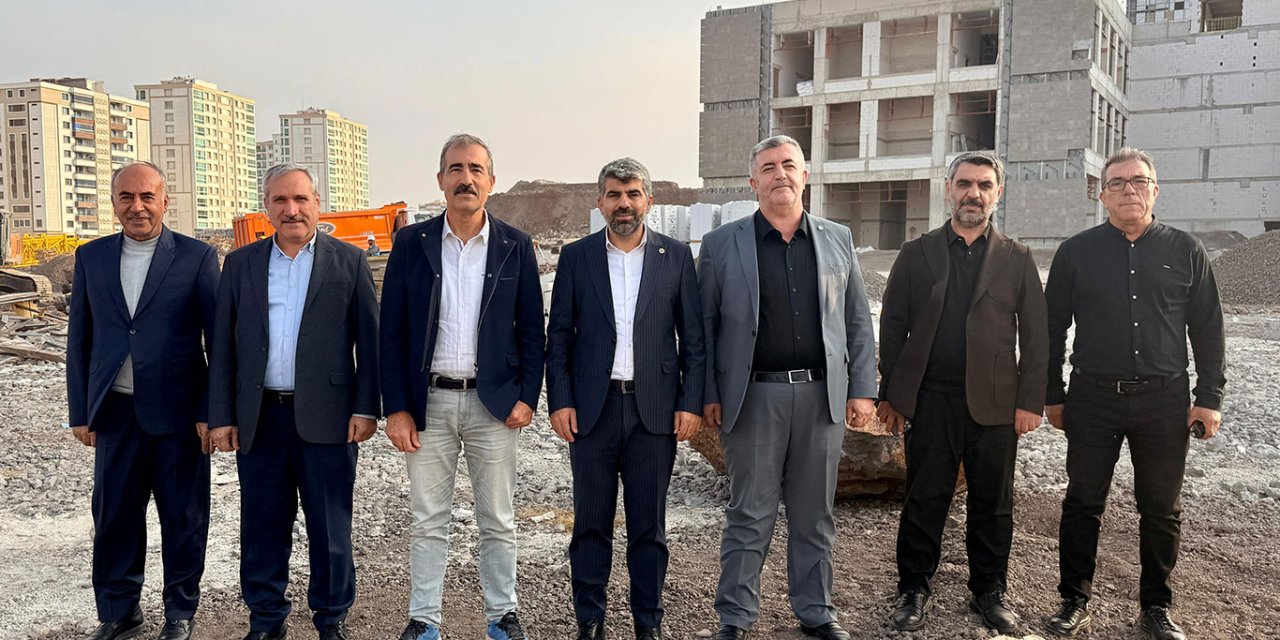 HÜDA PAR Milletvekili Dinç: Diyarbakır Şehir Hastanesi bir an önce bitirilmeli!