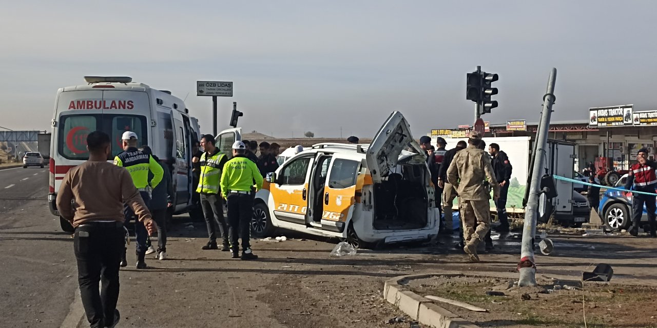Çınar Ovabağ yolu üzerinde 3 aracın karıştığı kaza: 4 ölü, 1 yaralı