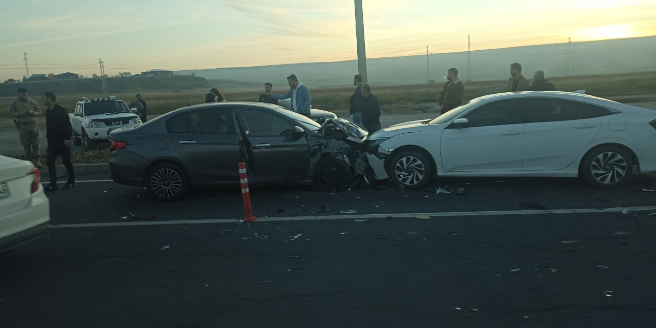 Li xaçerêya TRTê ya li ser rêya Çinarê sê wesayît li hev ketin