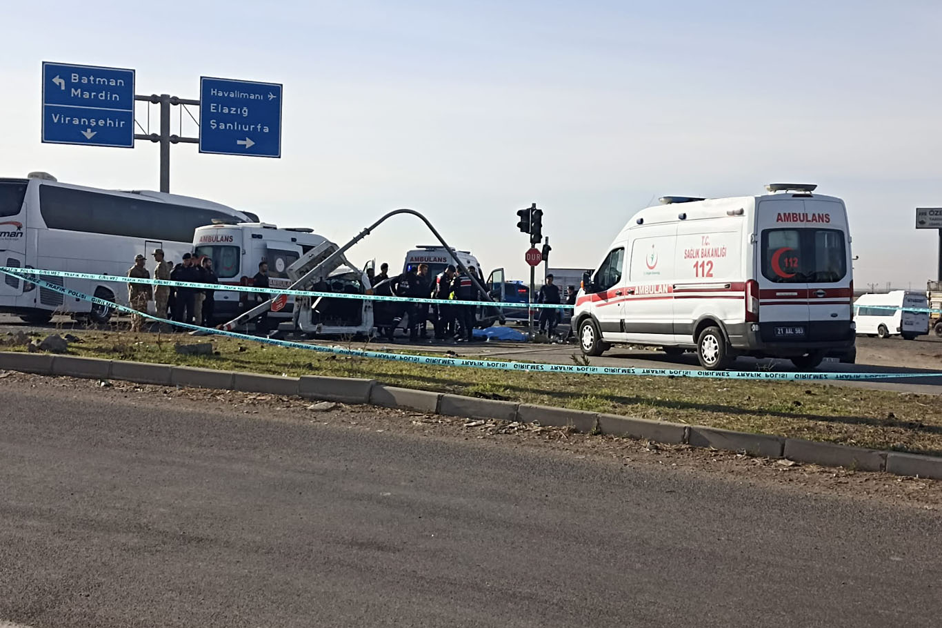 Li ser rêya Çinar û Qîlwa 3 wesayît qeza kirin: 4 mirî, 1 birîndar