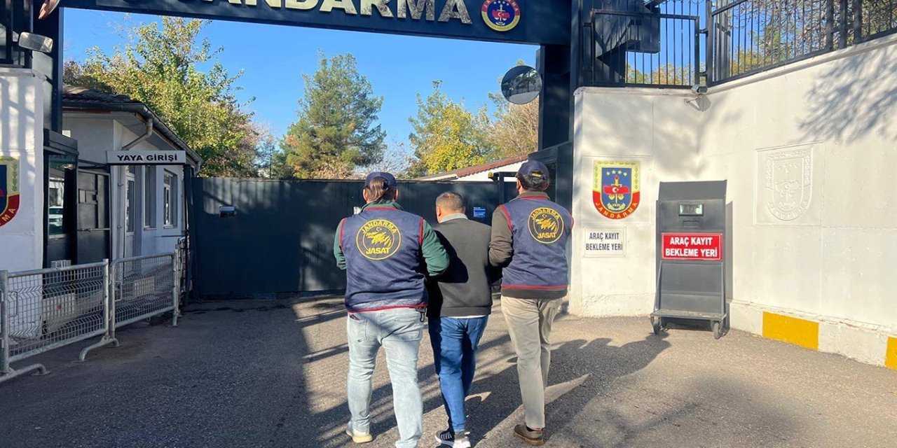 Diyarbakır’da 8 yıldır aranan hırsız yakalandı