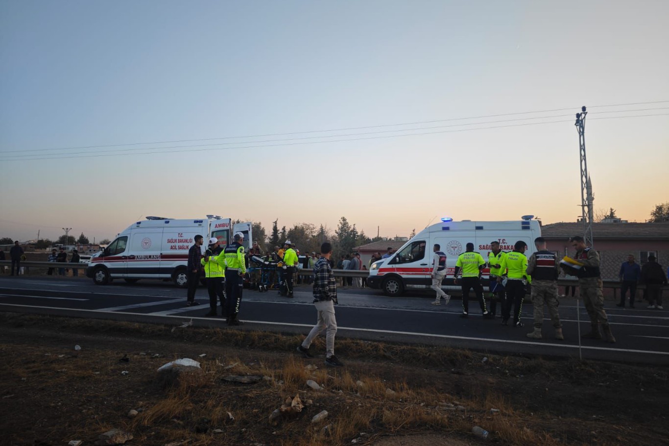 Mardin’in Kızıltepe ilçesinde tır ile otomobil çarpıştı: 1 ölü, 2 yaralı