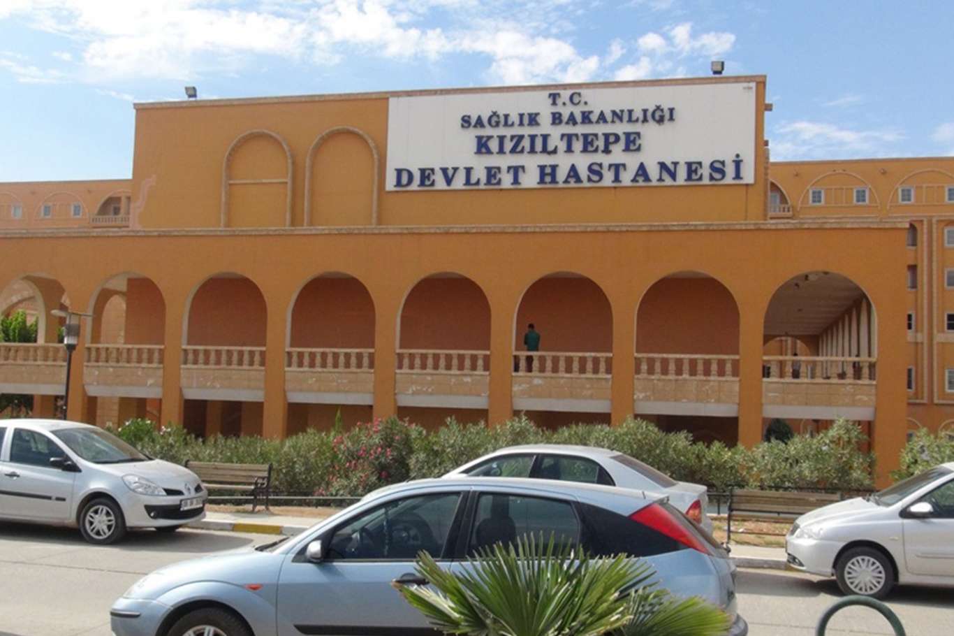 Li navçeya Qosera Mêrdînê li dijî wesayîtekê êrîşa çekdarî: 1 jê giran 2 birîndar