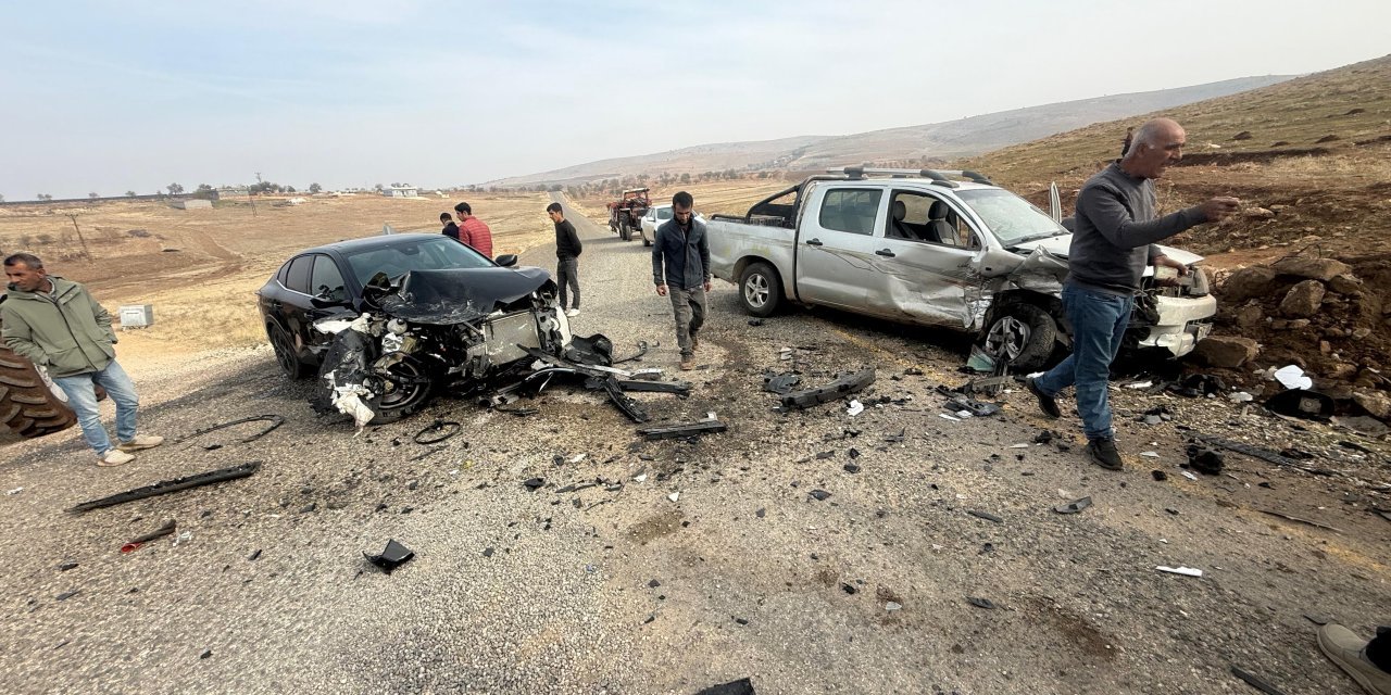 Li Çinarê du wesayît li hev ketin, 3 kes birîndar bûn