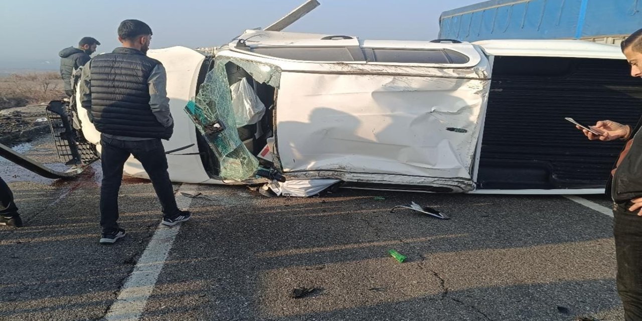 Li ser rêya Batman-Bismilê pîqabek li bariyerên pirê qelibî: Şofêr giran birîndar bû