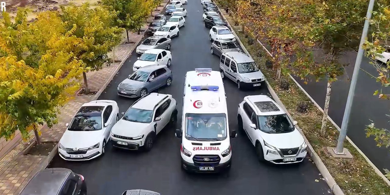 Acil Sağlık Haftasında kritik çağrı: Siren duyunca kenara açılın