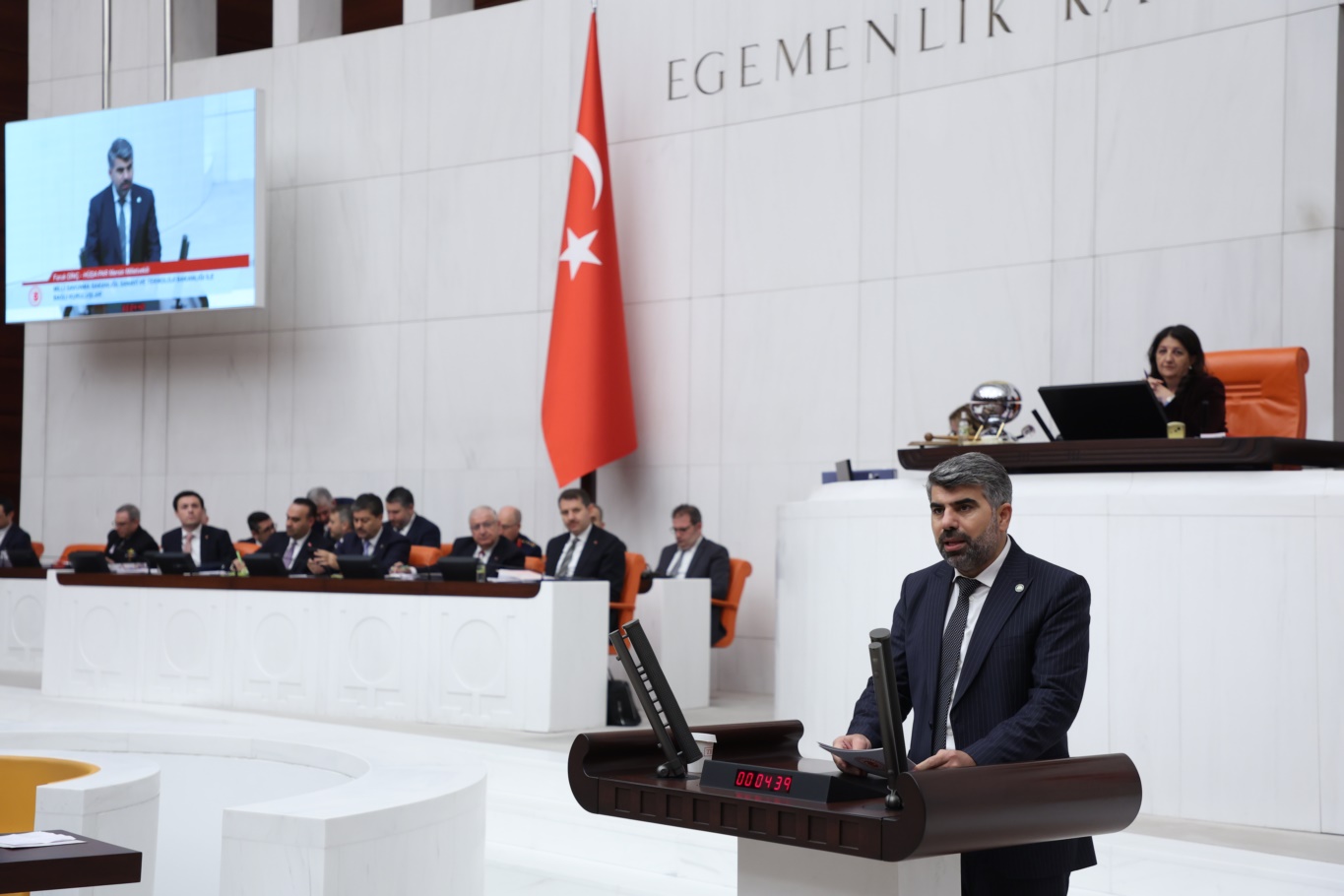 Faruk Dinç: Türkiye’de genç olmak, okurken burs ve barınma sorunlarıyla mücadele etmek demektir