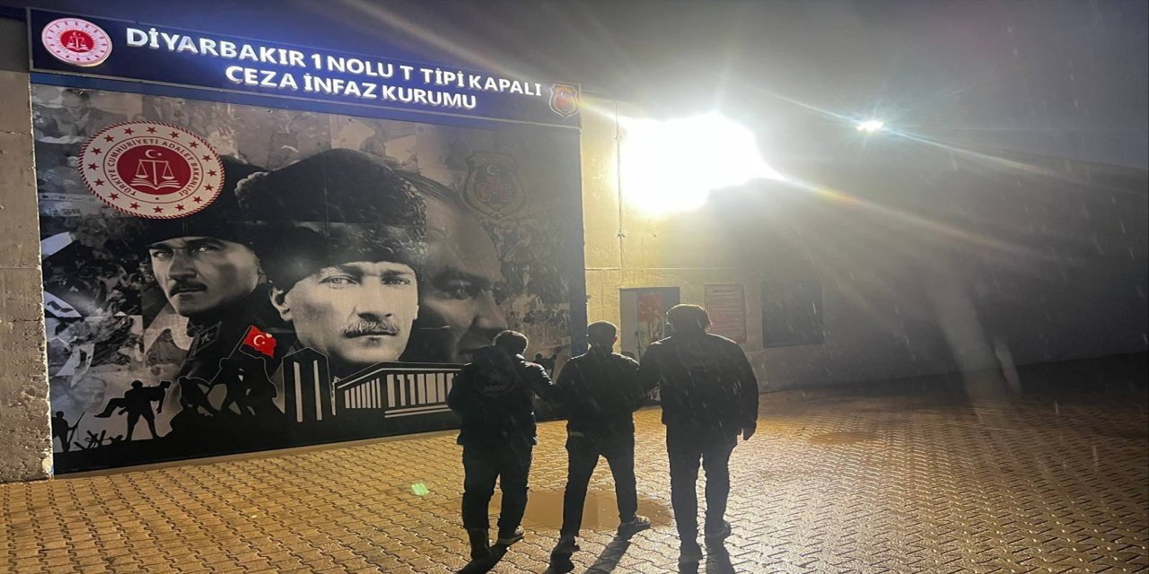 Diyarbakır'da farklı suçlardan aranan 6 firari yakalandı