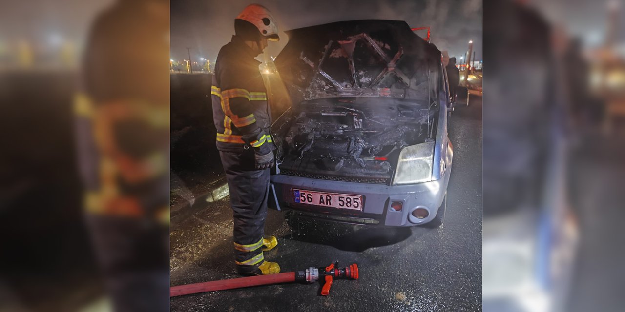 Diyarbakır'da Bismil'de hareket halindeki araç bir anda alev aldı