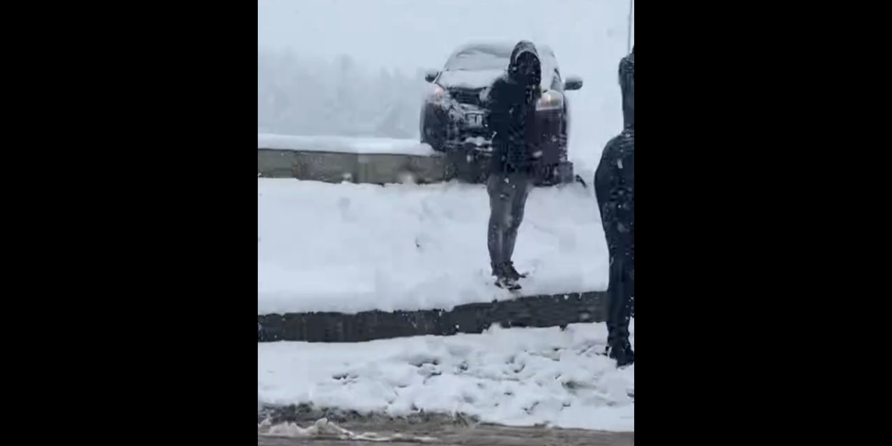 Diyarbakır'da yoğun kar ve buzlanma nedeniyle trafik kazası