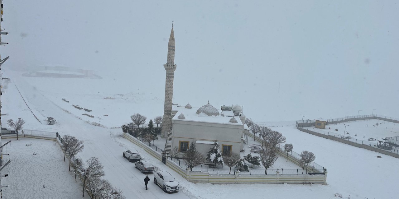 Çınar ilçemizde kar yağışı tekrar başladı