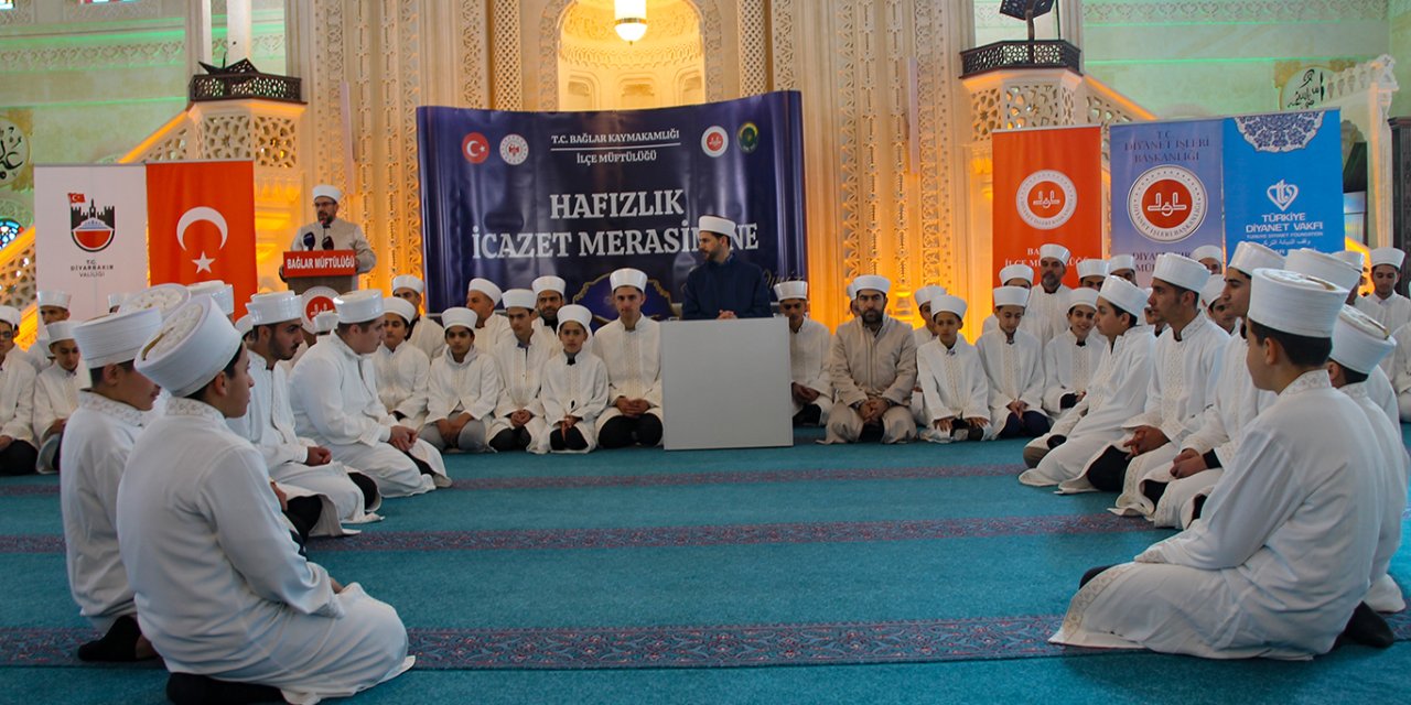 Diyarbakır'da 74 hafız için icazet merasimi düzenlendi