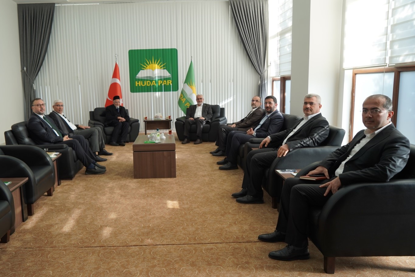 Serokê Giştî yê HUDA PARê Yapicioglu bi lijneya Îxwan re hevdîtinê kir