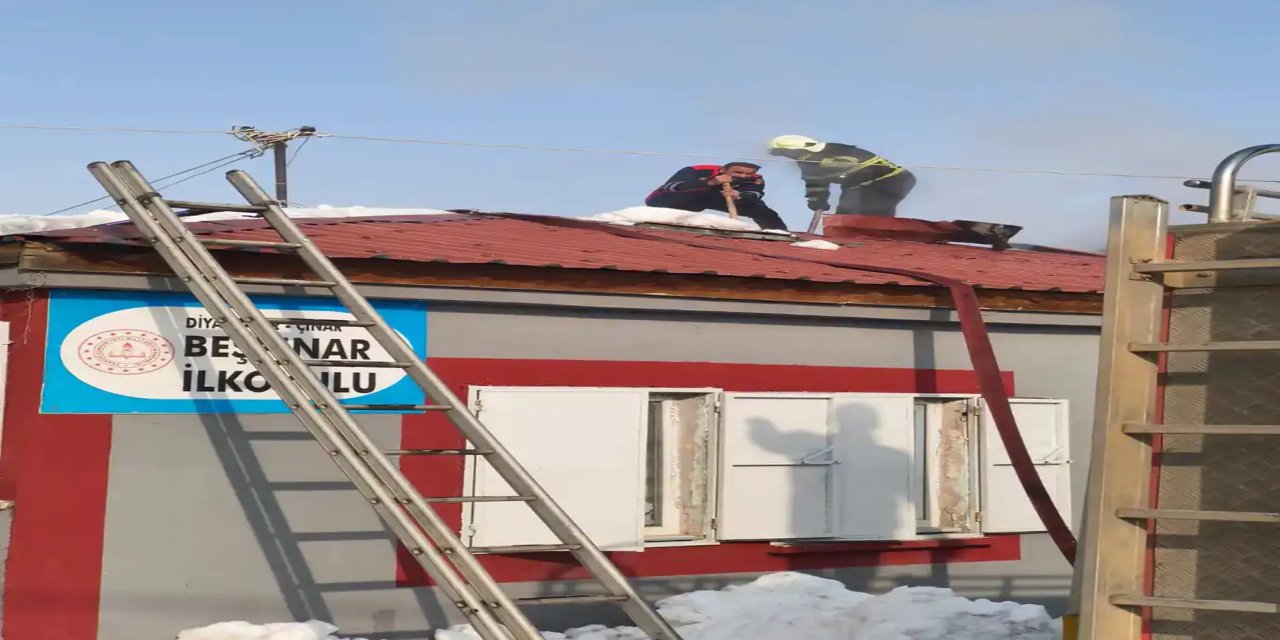 Li Çinarê di dibsitanekî de agir bi banê wê ket