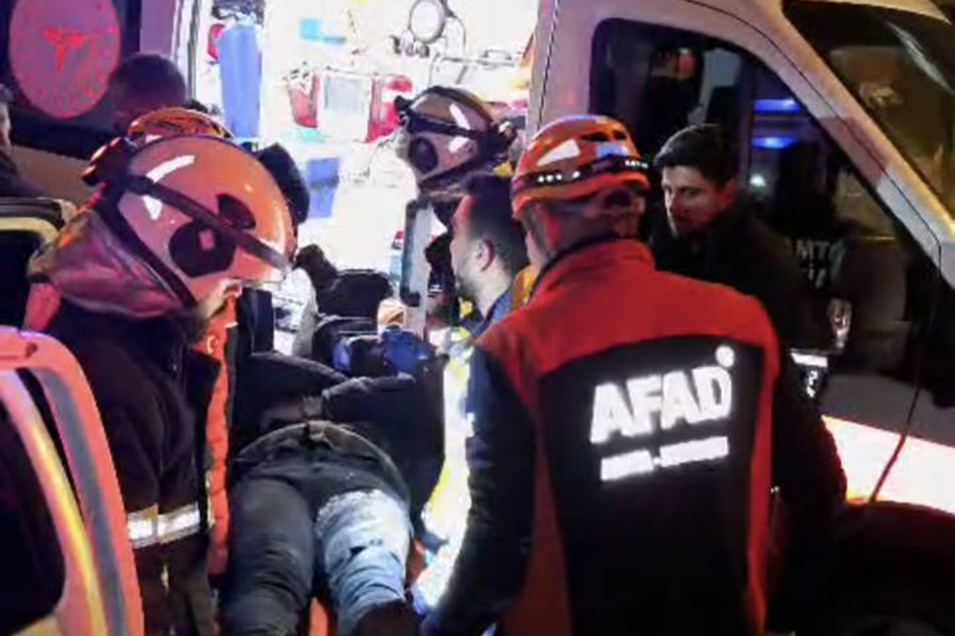 Batman’da pikap ile kamyonetin çarpıştığı kazada 1 yaralı