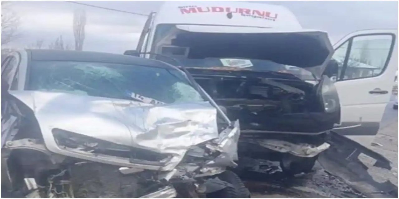 Li Bolûyê mînîbusek û wesayîtek li hev qelibîn: Kesek mir, 9 kes birîndar bûn