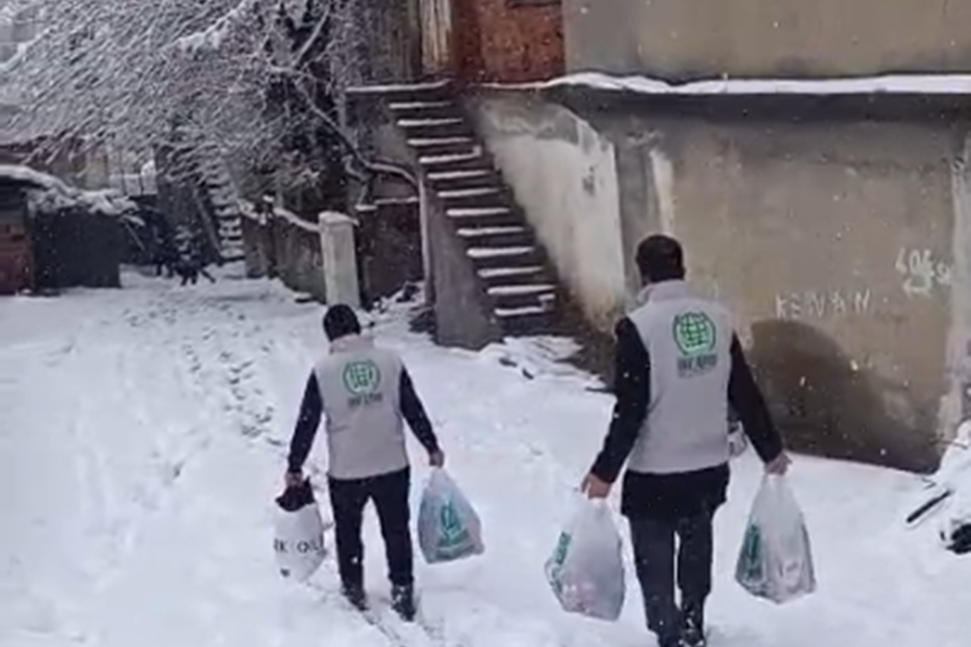 Batman'da muhtaç aileye Umut Kervanı'ndan anlamlı destek