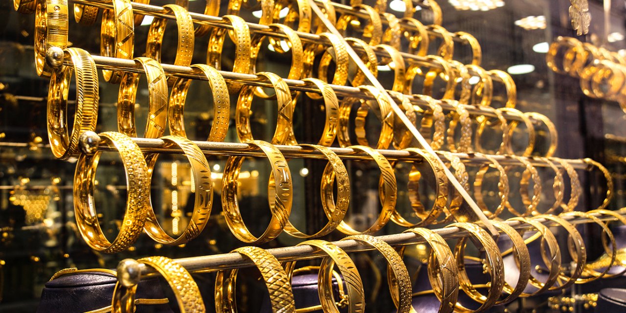 Altındaki sert yükselişin nedenleri ne? Yatırımcıların tutumu nasıl olmalı?