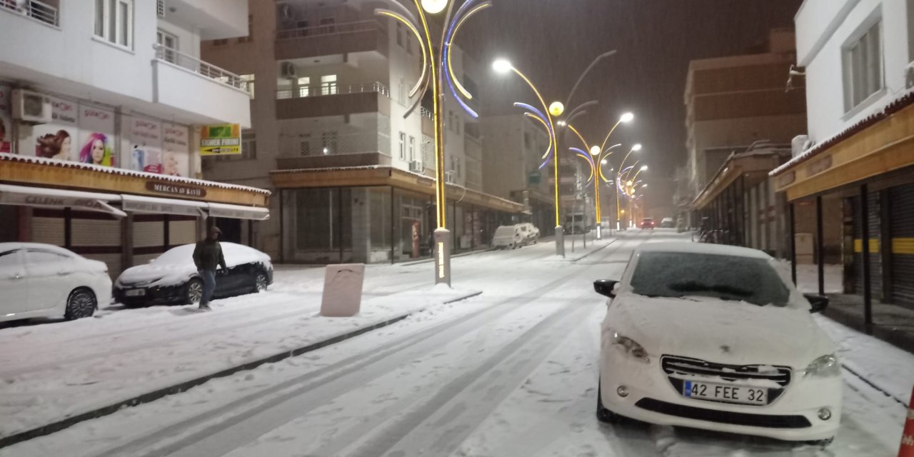 Çınar ilçemizde kar yağışı etkili oluyor