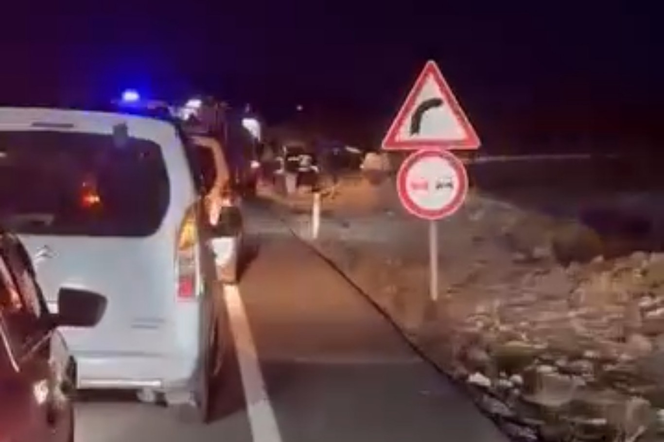 Mardin’in Midyat ilçesinde iki araç kafa kafaya çarpıştı: 3 ölü, 2 yaralı