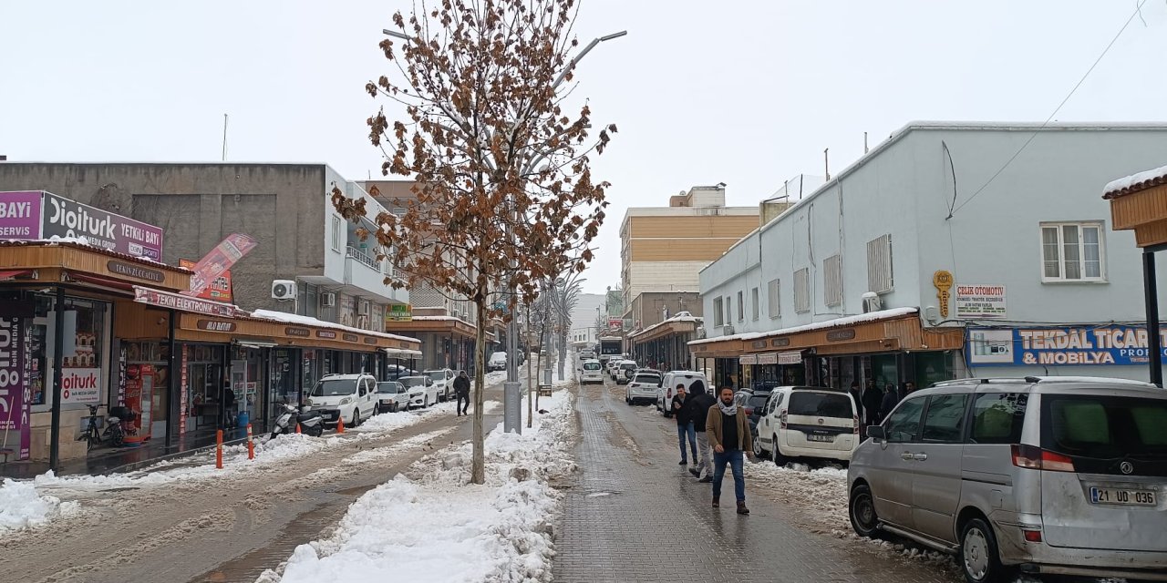 Çınar ilçemizde kar yağışı etkili oldu