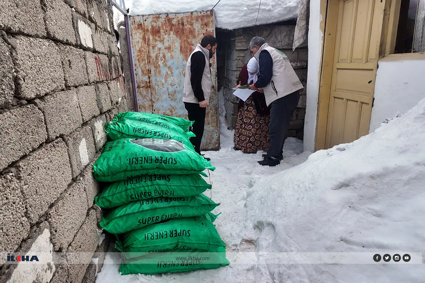 Karwanê Hêvîyê li Agiriyê ji bi dehan malbatan re piştgirîya komirê peyda kir