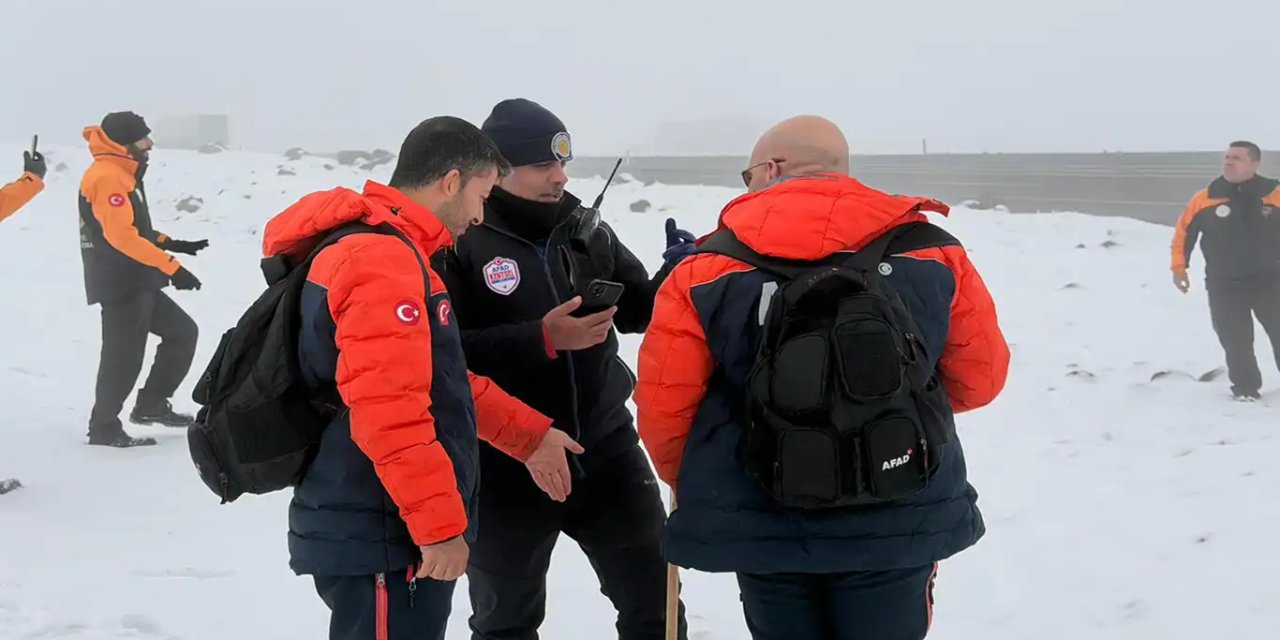 Ekîbeke ji 410 kesan pêk tê li Çinarê li Nimet Kiliç a winda digerin