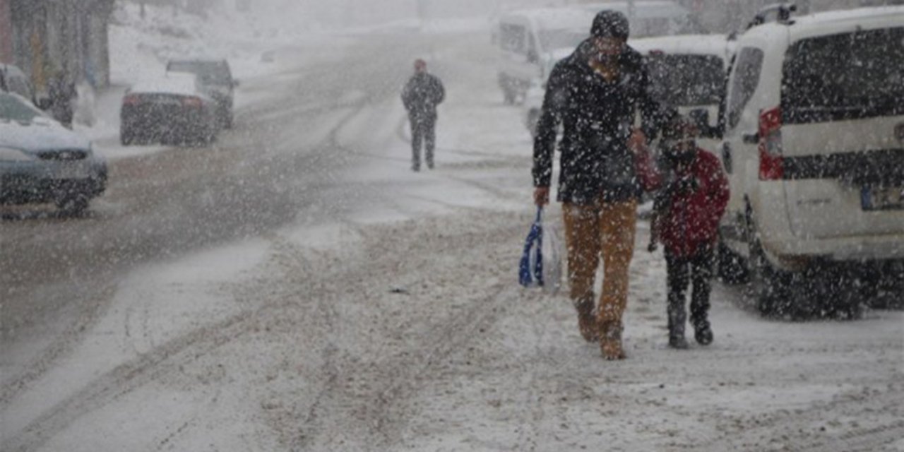 Meteorolojiden aralarında Diyarbakır'ın da olduğu 4 il için kuvvetli yağış ve kar uyarısı