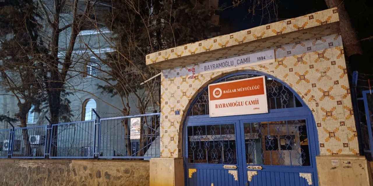 Diyarbakır'da "Fatura borcu" nedeniyle elektriği kesilen camide ibadet yapılamadı